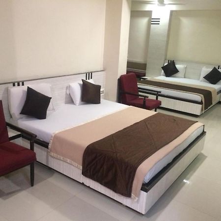 Hotel Mansarovar Ahmedabad Exterior photo