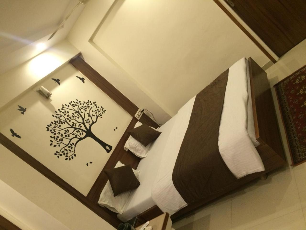 Hotel Mansarovar Ahmedabad Exterior photo