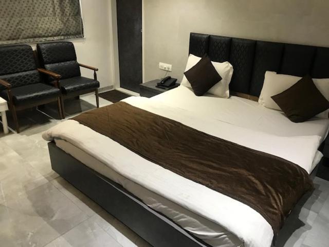 Hotel Mansarovar Ahmedabad Exterior photo