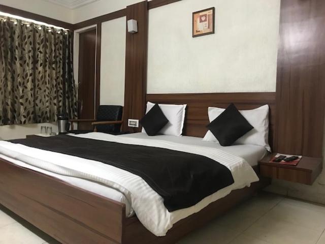 Hotel Mansarovar Ahmedabad Exterior photo