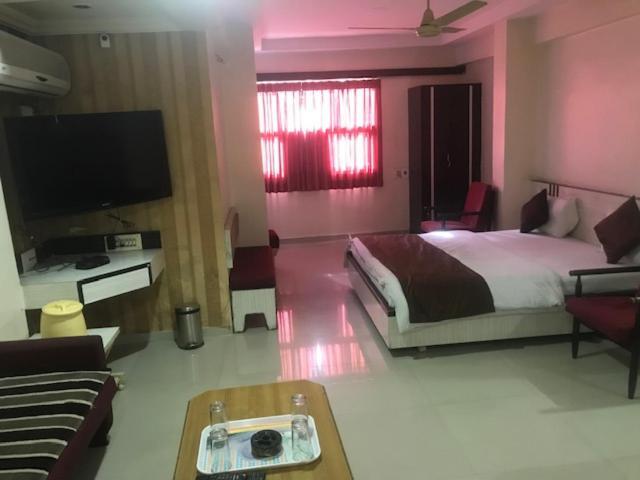 Hotel Mansarovar Ahmedabad Exterior photo