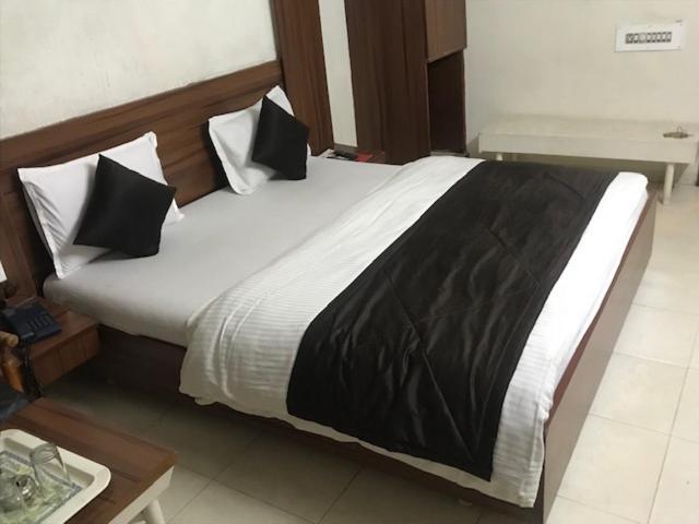 Hotel Mansarovar Ahmedabad Exterior photo